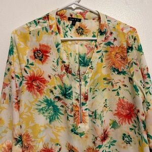 Sami & Jo Vibrant Floral Blouse Women’s Size Medium Multi Color Front Zip‎